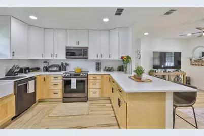 4703 W Wallace Avenue, Tampa, FL 33611 - Photo 8