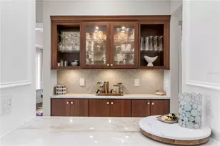 1237 Brightwaters Blvd NE, Saint Petersburg, FL 33704 - Photo 22