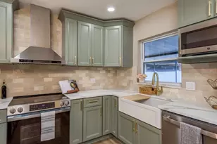 6160 22nd Ave N, Saint Petersburg, FL 33710 - Photo 12