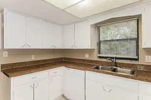 1517 Kestrel Way, Brandon, FL 33511 - Photo 6