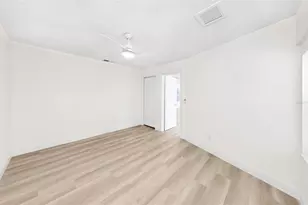 1949 Dolphin Blvd S, Saint Petersburg, FL 33707 - Photo 30