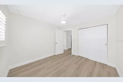 1949 Dolphin Boulevard S, Saint Petersburg, FL 33707 - Photo 32