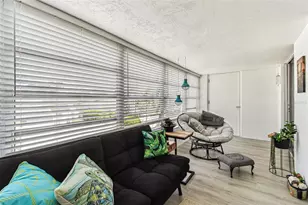 9945 47th Ave, Saint Petersburg, FL 33708 - Photo 16