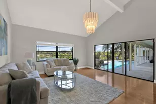 1461 74th Cir NE, Saint Petersburg, FL 33702 - Photo 4