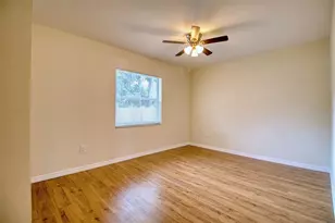 555 54th St N, Saint Petersburg, FL 33710 - Photo 14