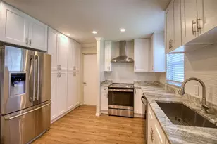 555 54th St N, Saint Petersburg, FL 33710 - Photo 10