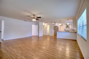 555 54th St N, Saint Petersburg, FL 33710 - Photo 6