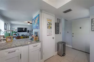 8812 Bay Pointe Dr, Tampa, FL 33615 - Photo 4