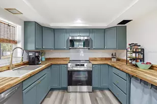 12142 Boondocks Dr, Brooksville, FL 34614 - Photo 8