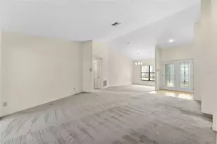 2700 Sedgefield Ct E, Clearwater, FL 33761 - Photo 6