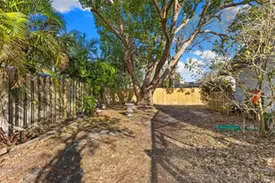 2700 Sedgefield Ct E, Clearwater, FL 33761 - Photo 28