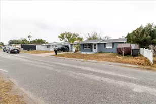 9731 Rainbow Ln, Port Richey, FL 34668 - Photo 8