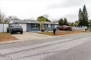 9731 Rainbow Ln, Port Richey, FL 34668 - Photo 10