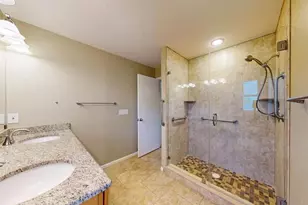 2110 W View Dr, Sun City Center, FL 33573 - Photo 32