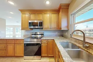 2110 W View Dr, Sun City Center, FL 33573 - Photo 24