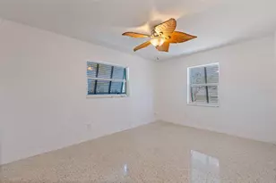 7906 4th Ave S, Saint Petersburg, FL 33707 - Photo 18