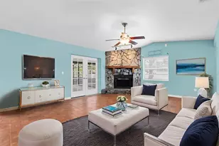 1712 N Club Ct, Tampa, FL 33612 - Photo 2