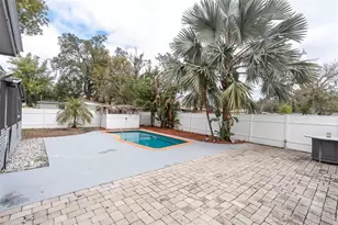 1712 N Club Ct, Tampa, FL 33612 - Photo 38