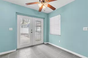 1712 N Club Ct, Tampa, FL 33612 - Photo 14