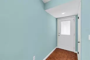 1712 N Club Ct, Tampa, FL 33612 - Photo 6