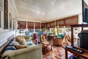134 Americana Ct NE, Saint Petersburg, FL 33702 - Photo 4