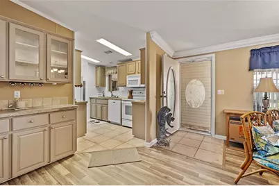 134 Americana Court NE #216, Saint Petersburg, FL 33702 - Photo 6
