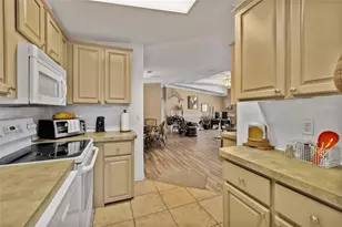 134 Americana Ct NE, Saint Petersburg, FL 33702 - Photo 12