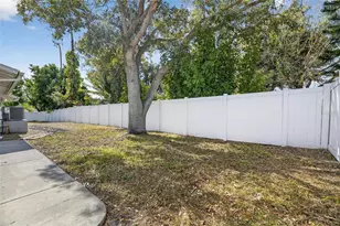 8050 Carolyn St NE, Saint Petersburg, FL 33702 - Photo 40