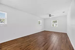 8050 Carolyn St NE, Saint Petersburg, FL 33702 - Photo 22
