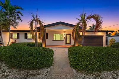 4440 Huntington Street NE, Saint Petersburg, FL 33703 - Photo 2