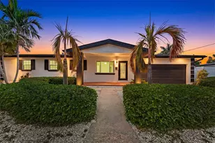 4440 Huntington St NE, Saint Petersburg, FL 33703 - Photo 2