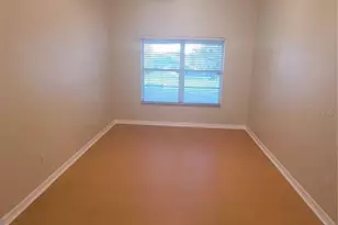 182 Compass Rose Dr, Groveland, FL 34736 - Photo 4