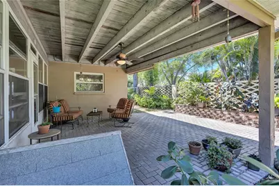 8243 37th Avenue N, Saint Petersburg, FL 33710 - Photo 32