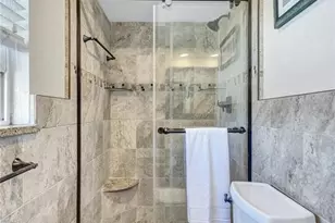 8243 37th Ave N, Saint Petersburg, FL 33710 - Photo 20