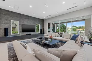 851 Brightwaters Blvd NE, Saint Petersburg, FL 33704 - Photo 16