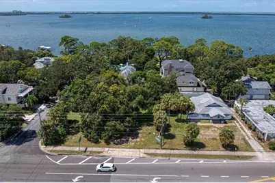 1040 Broadway, Dunedin, FL 34698 - Photo 2