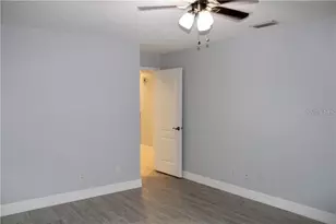 11401 Waveland Way, Tampa, FL 33624 - Photo 12