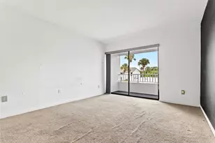 2075 Lakewood Club Dr S, Saint Petersburg, FL 33712 - Photo 8