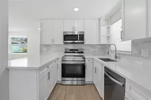 720 43rd Ave N, Saint Petersburg, FL 33703 - Photo 18