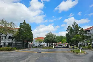 18001 Richmond Pl Dr, Tampa, FL 33647 - Photo 4