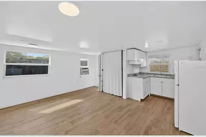 3946 Omega Circle, Sarasota, FL 34235 - Photo 36