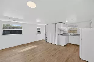 3946 Omega Cir, Sarasota, FL 34235 - Photo 36