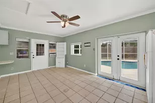 3946 Omega Cir, Sarasota, FL 34235 - Photo 28