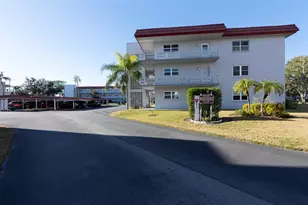 5660 80th St N, Saint Petersburg, FL 33709 - Photo 2