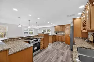 827 Seabreeze Dr, Ruskin, FL 33570 - Photo 26