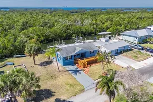 827 Seabreeze Dr, Ruskin, FL 33570 - Photo 54