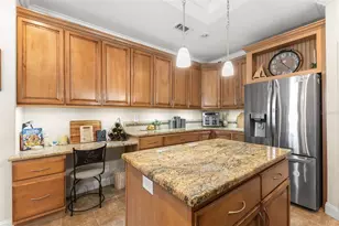 7166 Mt Arlington Dr NE, Saint Petersburg, FL 33702 - Photo 16