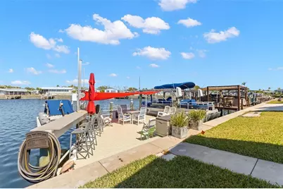 7166 Mount Arlington Drive NE #418, Saint Petersburg, FL 33702 - Photo 8