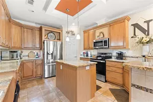 7166 Mt Arlington Dr NE, Saint Petersburg, FL 33702 - Photo 14