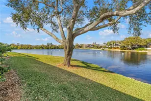 771 Suwannee Ct NE, Saint Petersburg, FL 33702 - Photo 14